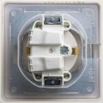 Розетка 1-м СП Glossa 16А IP44 с заземл. защ. шторки с крышкой в сборе перламутр. SE GSL000648 — изображение 6