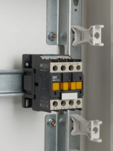 Контактор КМИ-11811 18А 230В/АС3 1НЗ KARAT IEK KKM11-018-230-01 — изображение 8