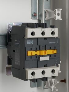 Контактор КМИ-49512 95А 400В/AC3 1НО 1Н3 KARAT IEK KKM41-095-400-11 — изображение 8