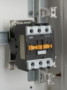 Контактор КМИе-46512 65А 230В/АС3 1НО 1НЗ GENERICA KKME41-065-230-11 — изображение 9