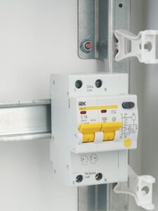 Выключатель автоматический дифференциального тока 2п C 16А 10мА тип AC 4.5кА АД-12 KARAT IEK MAD10-2-016-C-010 — изображение 9
