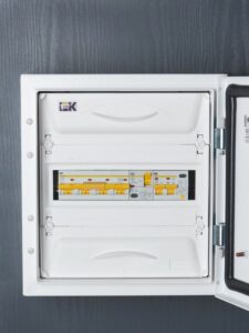 Выключатель автоматический дифференциального тока 2п C 20А 30мА тип AC 4.5кА АД-12 KARAT IEK MAD10-2-020-C-030 — изображение 5