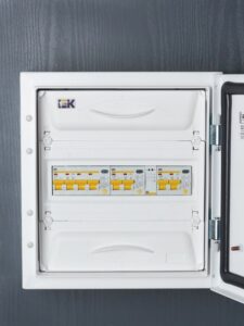 Выключатель автоматический дифференциального тока 2п C 32А 30мА тип AC 4.5кА АД-12 KARAT IEK MAD10-2-032-C-030 — изображение 10