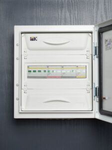 Ограничитель перенапряжения ОПС1-B 3P KARAT IEK MOP20-3-B — изображение 2