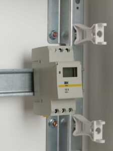 Таймер цифровой ТЭ15 16А 230В на DIN-рейку KARAT IEK MTA10-16 — изображение 3