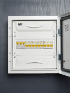 Выключатель автоматический модульный 1п B 10А 4.5кА ВА47-29 KARAT IEK MVA20-1-010-B — изображение 4