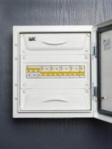 Выключатель автоматический модульный 2п C 20А 4.5кА ВА47-29 KARAT IEK MVA20-2-020-C — изображение 4