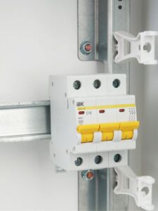 Выключатель автоматический модульный 3п C 16А 4.5кА ВА47-29 KARAT IEK MVA20-3-016-C — изображение 8