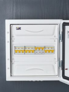 Выключатель автоматический модульный 3п D 32А 4.5кА ВА47-29 KARAT IEK MVA20-3-032-D — изображение 8