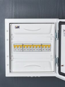 Выключатель автоматический модульный 3п C 20А 6кА ВА47-60M KARAT IEK MVA31-3-020-C — изображение 4