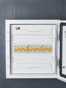 Выключатель автоматический модульный 3п C 32А 10кА ВА47-100 KARAT IEK MVA40-3-032-C — изображение 5