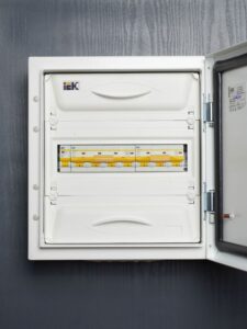 Выключатель автоматический модульный 3п C 63А 10кА ВА47-100 KARAT IEK MVA40-3-063-C — изображение 5