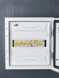 Выключатель автоматический модульный 4п C 100А 10кА ВА47-100 KARAT IEK MVA40-4-100-C — изображение 5