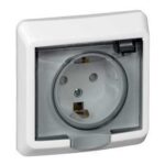 Розетка 1-м СП Этюд 16А IP44 250В с заземл. защ. шторки бел. SE PC16-044B — изображение 2