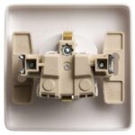 Розетка 1-м СП 1мод. Хит 16А IP20 250В с заземл. защ. шторки бел. SE RS16-136-B — изображение 2
