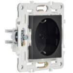 Розетка SKANDY 16А с заземл. защ. шторки SK-R04Bl черн. IEK SK-R14-16-K02 — изображение 6