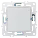 Розетка 1-м SKANDY 16А IP44 с заземл. защ. шторки с крышкой SK-R11W арктич. бел. IEK SK-R16-16-44-K01 — изображение 4