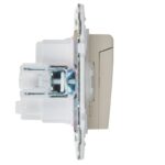 Розетка 1-м SKANDY 16А IP44 с заземл. защ. шторки с крышкой SK-R11B беж. IEK SK-R16-16-44-K10 — изображение 2