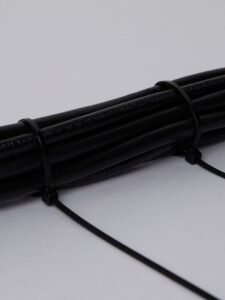 Хомут кабельный 2.5х250 нейл. черн. (уп.100шт) IEK UHH32-D025-250-100 — изображение 2