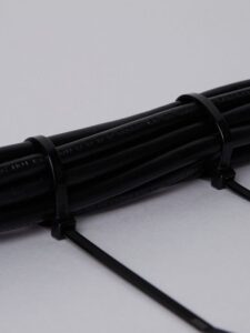 Хомут кабельный 4.8х200 нейл. черн. (уп.100шт) IEK UHH32-D048-200-100 — изображение 2