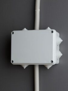 Коробка распаячная ОП 150х110х70 IP44 KM41241 (10 каб.ввод.) IEK UKO10-150-110-070-K41-44 — изображение 2