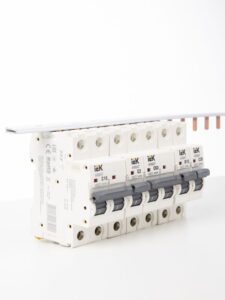 Шина соединительная PIN 3п 100А (дл.1м) IEK YNS21-3-100 — изображение 2